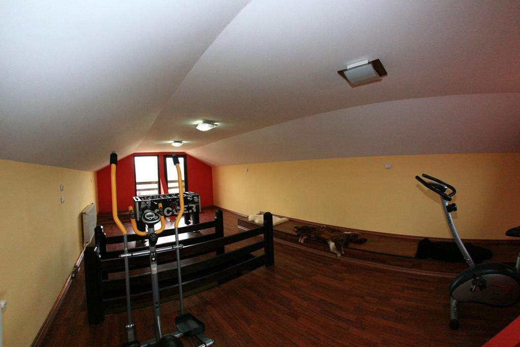 Pensiunea Valea Ursului Câmpulung Buitenkant foto